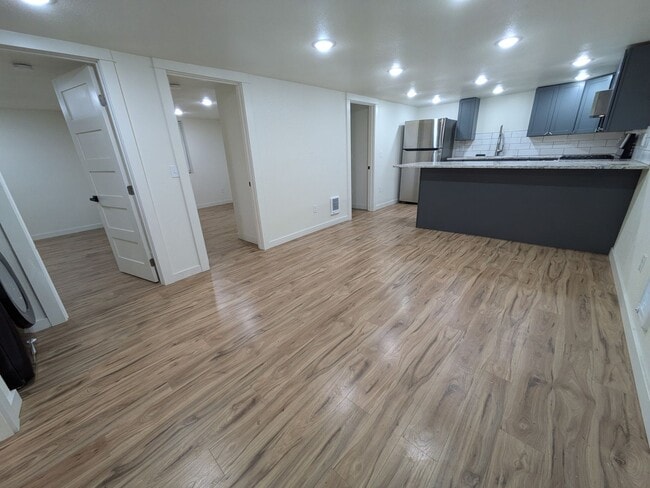 Photo - 220 E 7th St Unit #2