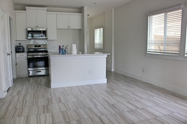 Building Photo - 513 White Steppe Way Rental