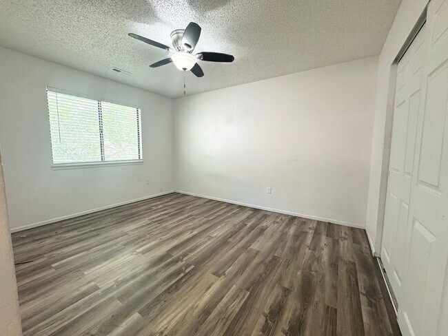 Photo - 5525 Bowden Loop Unit B