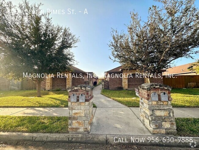 Building Photo - Great Location! 2 bed 2 bath in Edinburg Unit A Rental