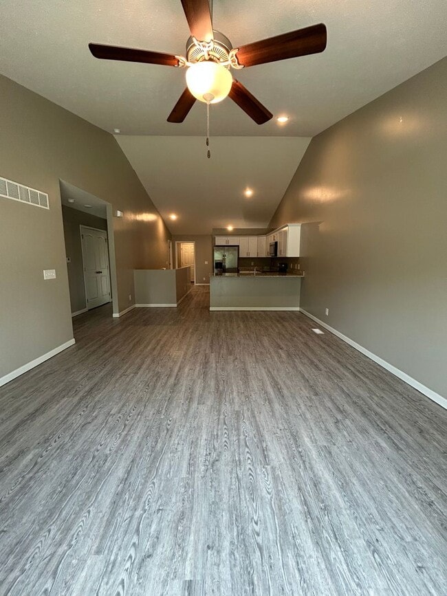 Photo - Spacious 4 Bedroom Duplex Near Village Pointe