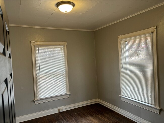 Photo - COMING SOON ! 2 STORY - Large 3 Bedroom 1 ...