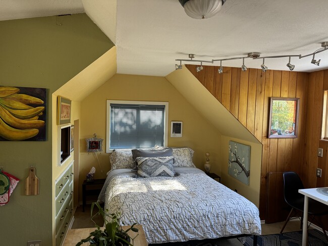 Photo - 1370 Garfield Aly Unit Furnished studio apt.