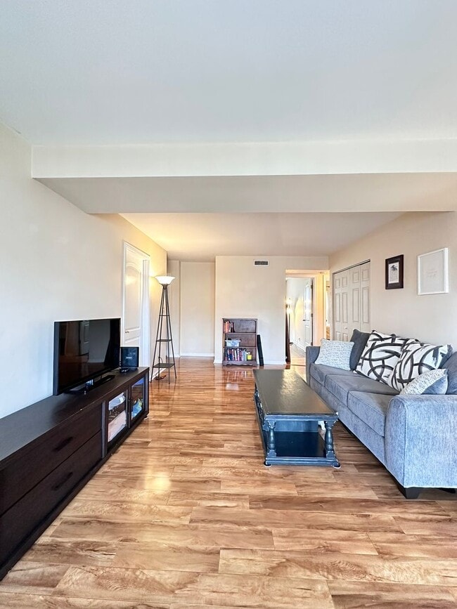 Photo - 1272 Villa Ln