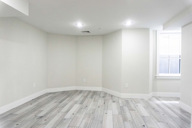Photo - 79 Linden St Apartments Unit 1