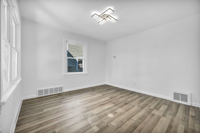 Photo - 1927 Hamilton Ave