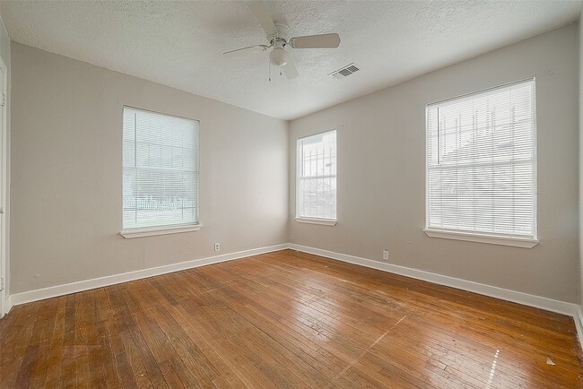 Photo - 1114 Cresline St