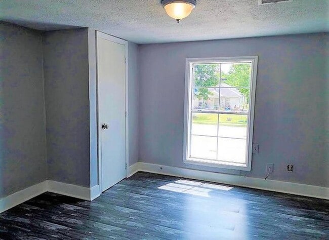 Photo - 412 N 8th St Unit 2