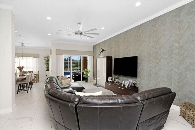 Photo - 1182 Peregrine Way