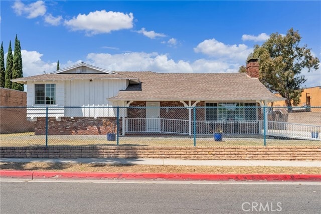 Building Photo - 1345 S Jellick Ave