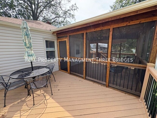 Photo - 10335 Lackland Rd