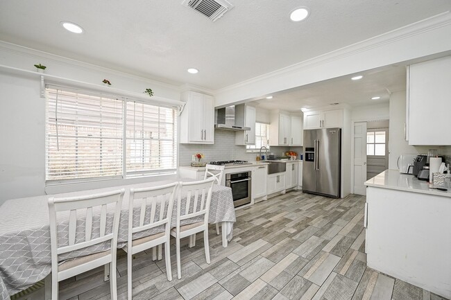 Photo - 5506 Pebble Springs Dr