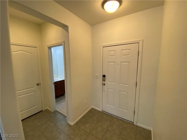 Building Photo - 10436 Yew Blossom Ave Rental