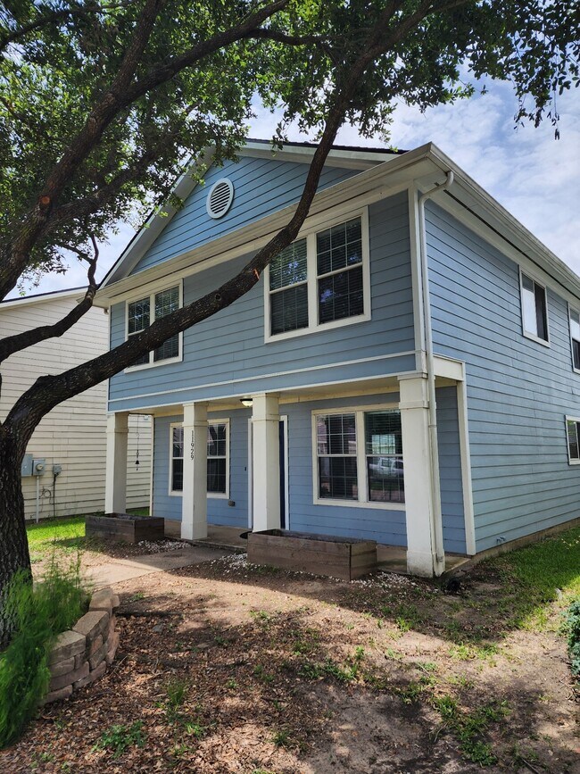 Building Photo - 11929 Sanspereil Dr