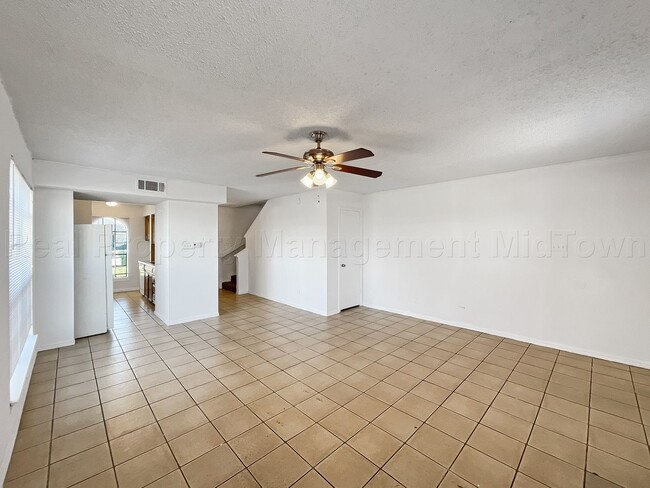 Photo - 2742 St George Pl