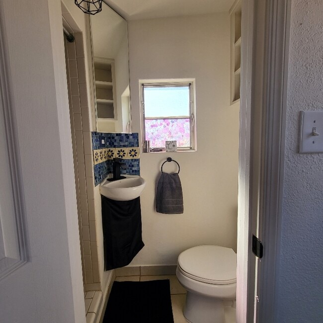 Photo - 1548 E 9th St