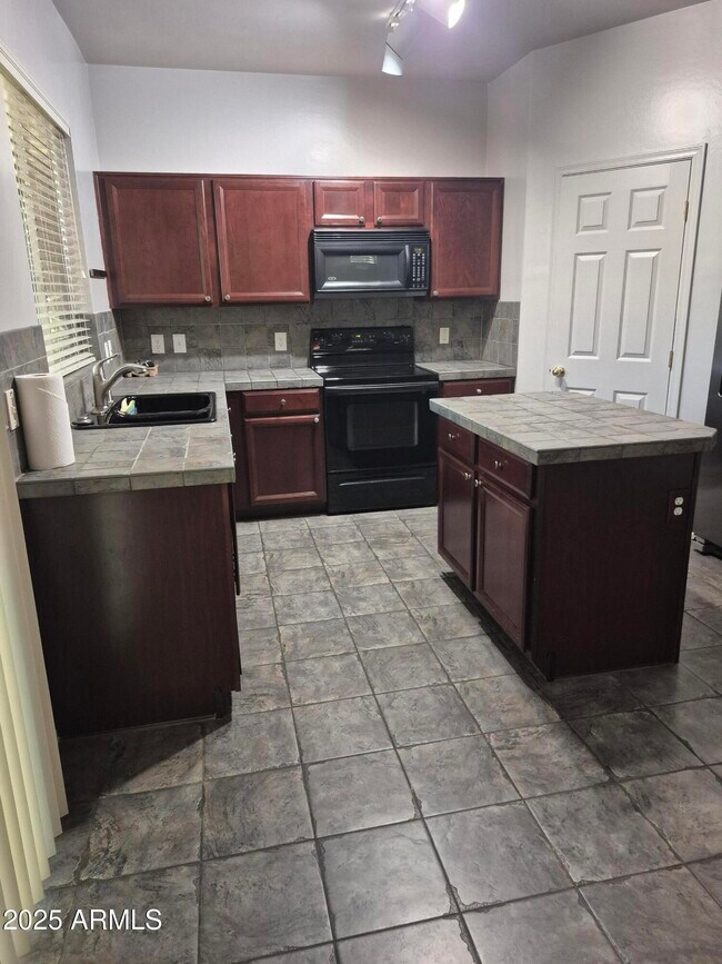 Photo - 3020 W Cavalry Dr