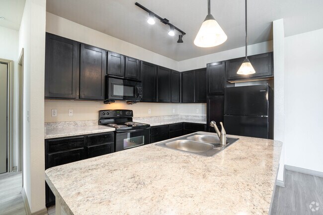 1BR, 1BA - 877SF - Kitchen