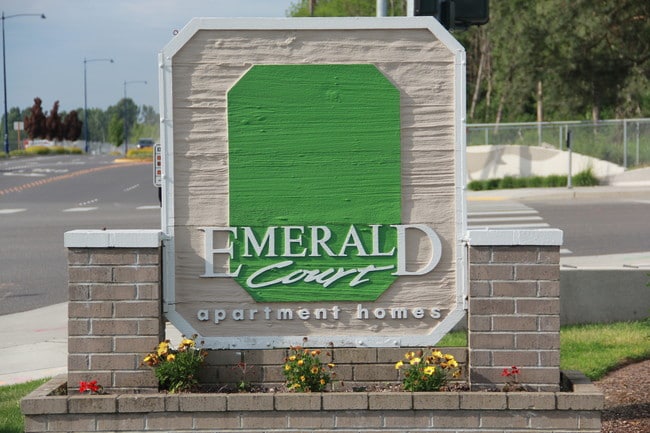 Primary Photo - Emerald Court Apartments