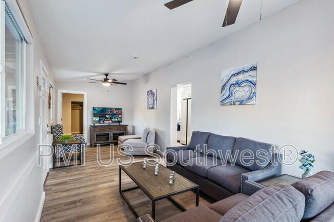 Photo - 437 Riverfront Dr Unit 4