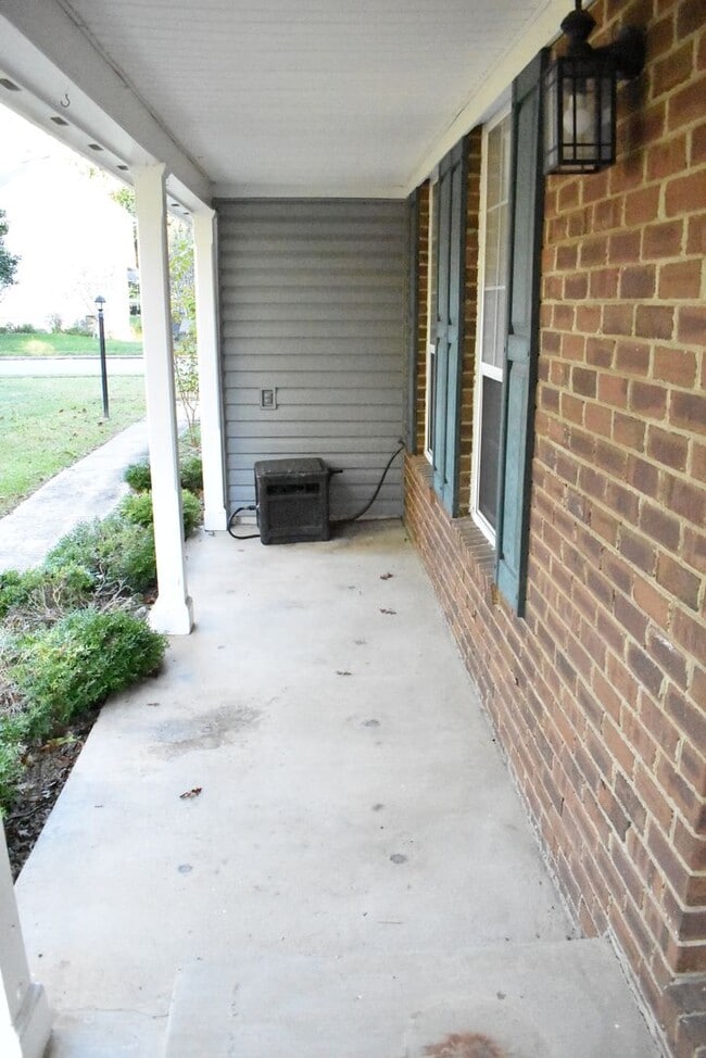 Photo - Welcome To Lake Ridge's Finest...