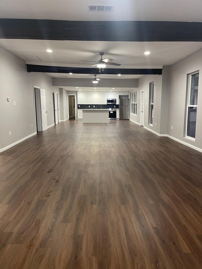 Photo - 400 Graham Ave