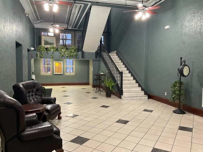 Photo - 112 W Washington Blvd Unit 319