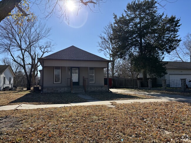 Building Photo - 211 E Park St Rental