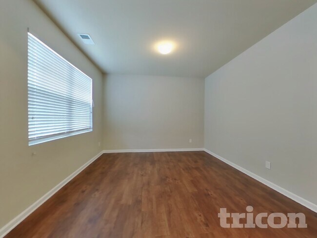 Photo - 38 Possum Creek Ln