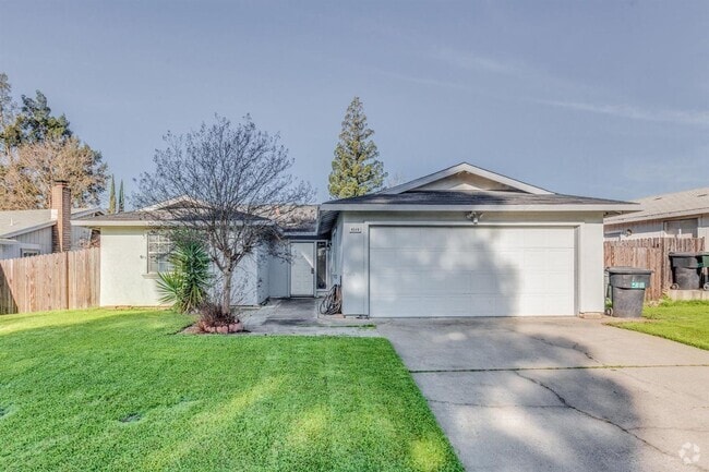 Building Photo - Beautiful 4/2 home
