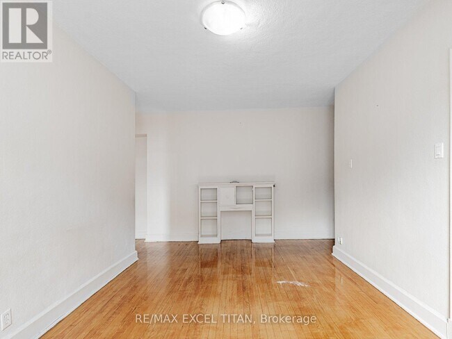 Photo - 1 Mallory Gardens Unit 34