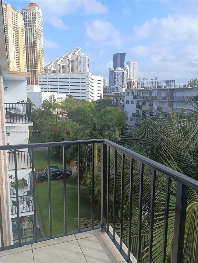 Photo - 18100 Atlantic Blvd Condo Unit 505