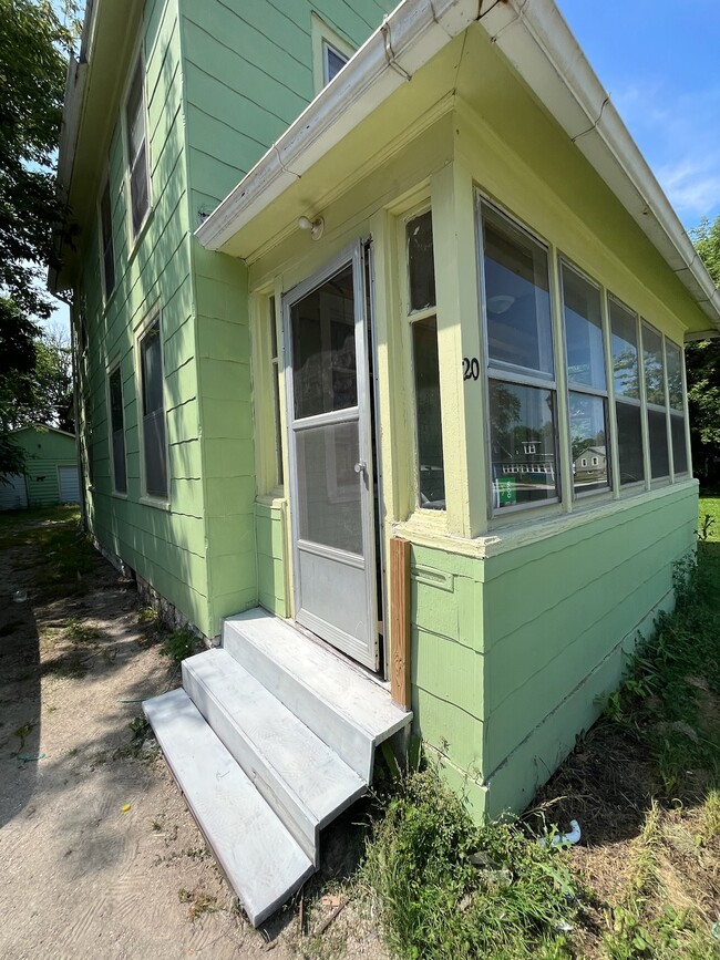 Building Photo - 20 N Butler St Rental