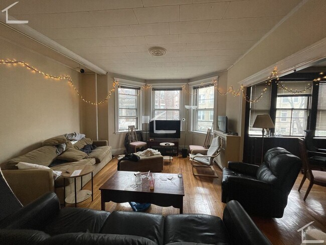 Photo - Charming 4-Bedroom -No Broker Fee