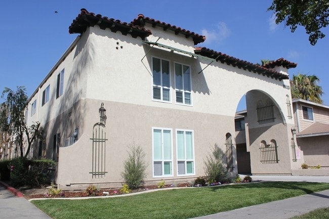 Casa Royale - Casa Royale