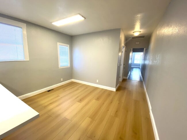 Photo - F01421 Unit T1423