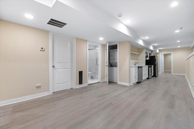 Photo - 1635 N Ashland Ave Unidad g