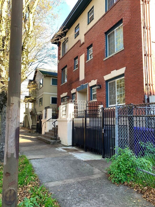 Photo - Vancouver Ave.