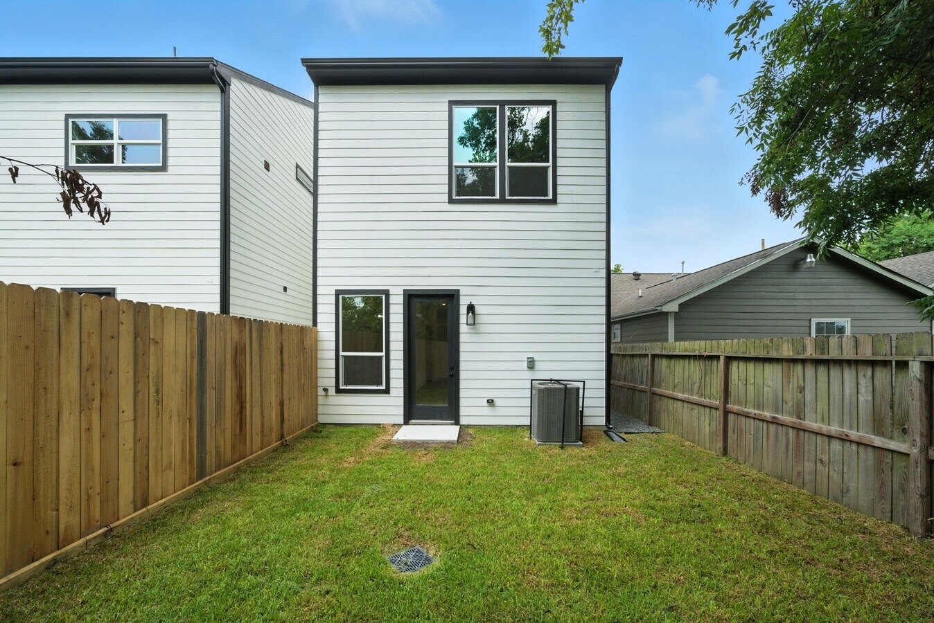 Photo - 7131 Eastwood St