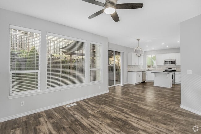 Building Photo - Discover Your Dream Home in Sterling Park!