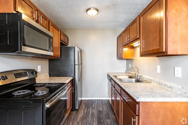 Oakbrook Terrace Apartments