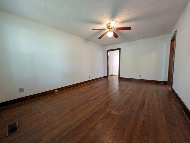 Photo - 203 5th Ave