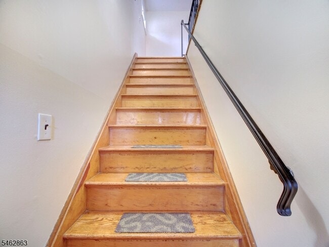 46 Hobson St