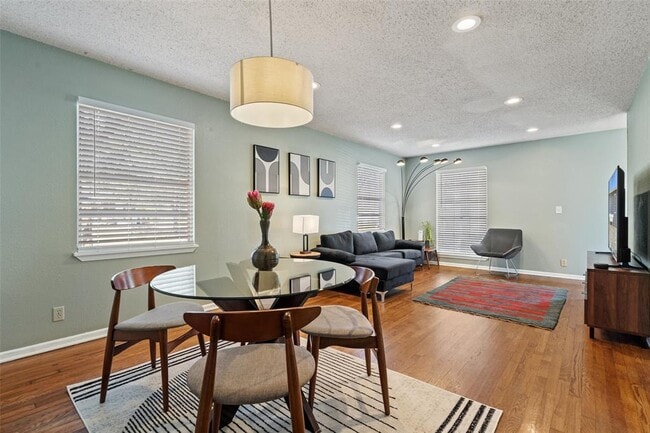 Photo - 2105 Columbia Cove