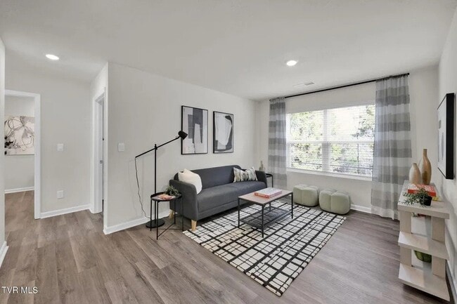 Photo - 678 St Andrews Dr