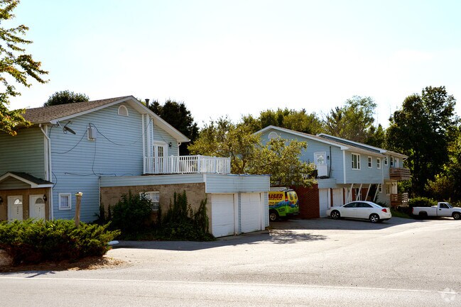 Photo - Guion Creek Apartments
