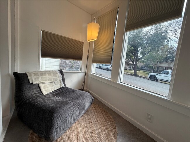 Photo - 318 Hyde Park Blvd Unit A