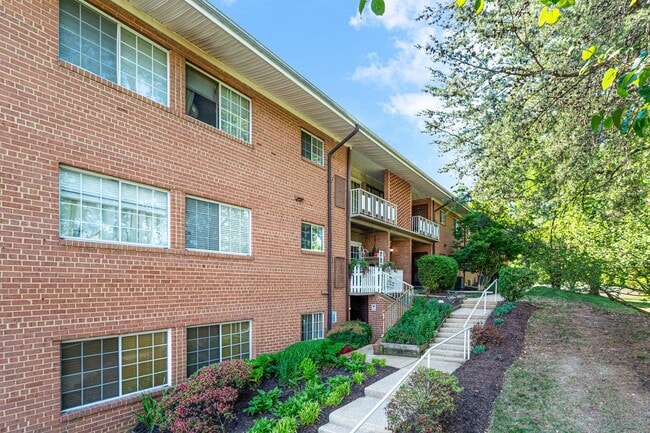 Building Photo - 5613 Franconia Rd Unit 303