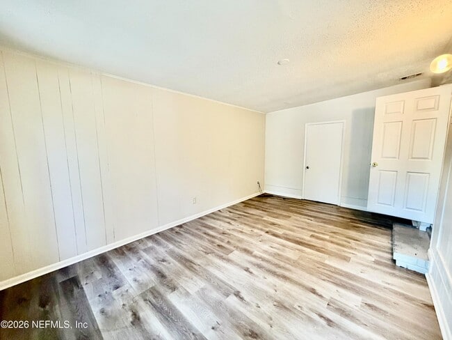 Photo - 1348 Crestwood St