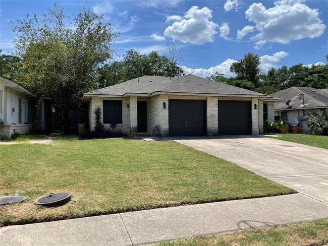 Building Photo - 1239 Armadillo Rd Rental